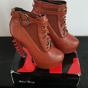 Show Story brown heels